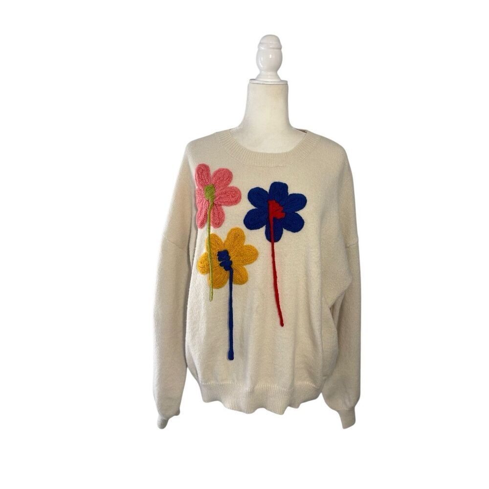 Cider cream colored sweater with crocheted floral appliqués - M - Picture 2 of 8